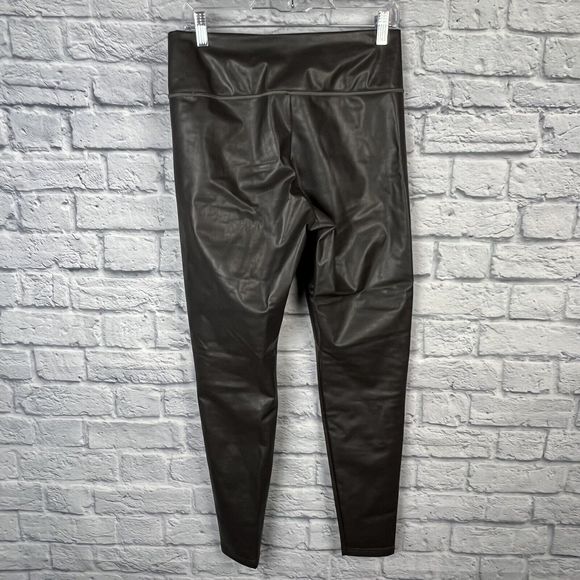 Women's Athleta All Over Gleam Tight Arbor Olive Faux Leather Size Medium 356179 - Picture 3 of 15